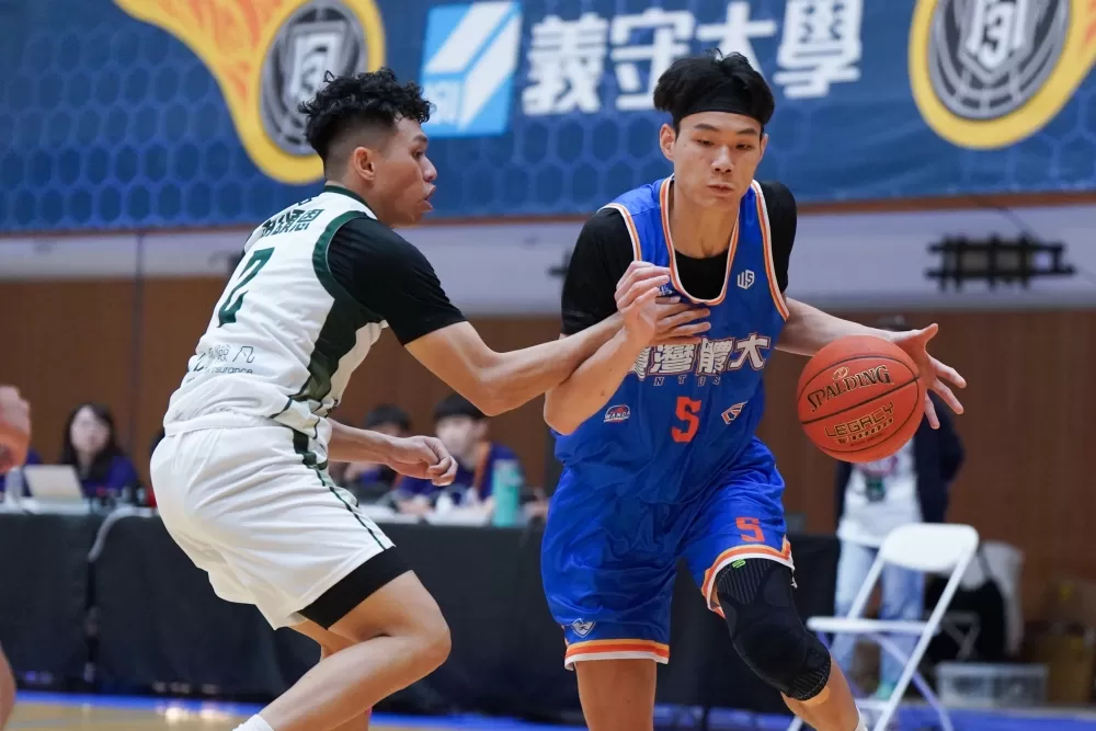 臺灣體大郭俊言20分7籃板。