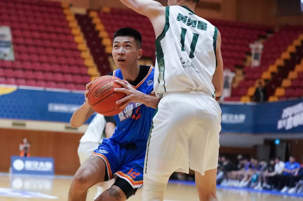 臺灣體大羅楷翔繳27分10籃板雙十,得分寫個人UBA一級新高。大專體總提供。下同。