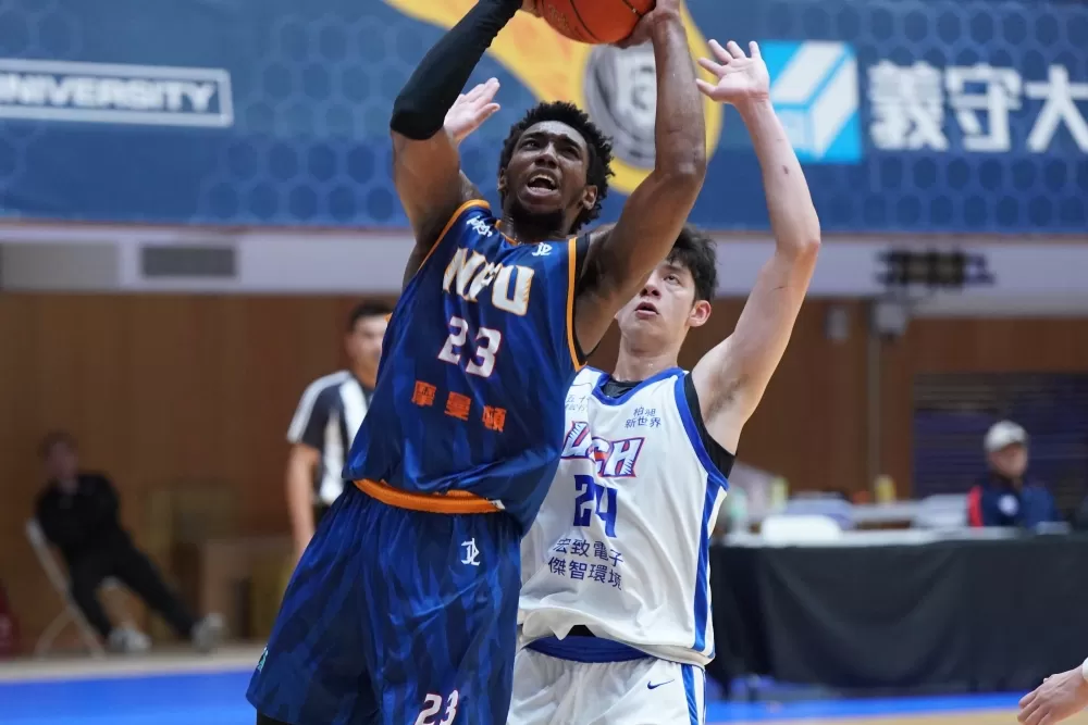 虎尾科大喬納森貢獻得分籃板雙20。