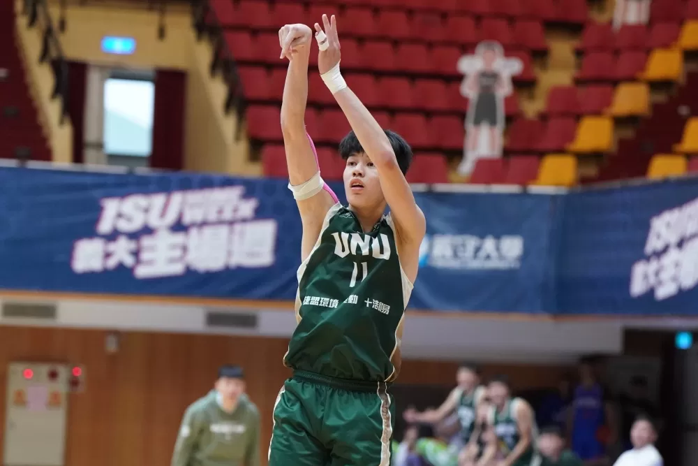 萬能科大黃勇量13分11籃板繳出雙十表現。