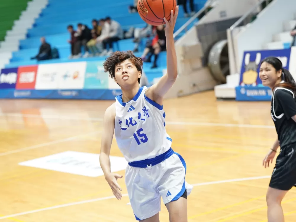 文化大學王逸汝貢獻14分12籃板。