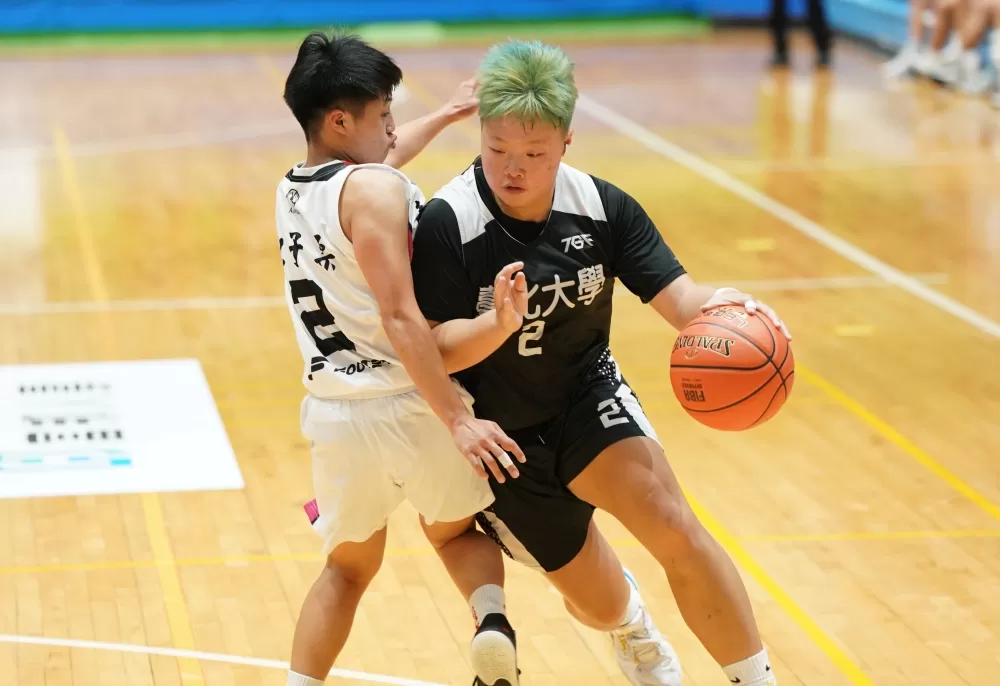 臺北大學林湘凌11分11籃板。