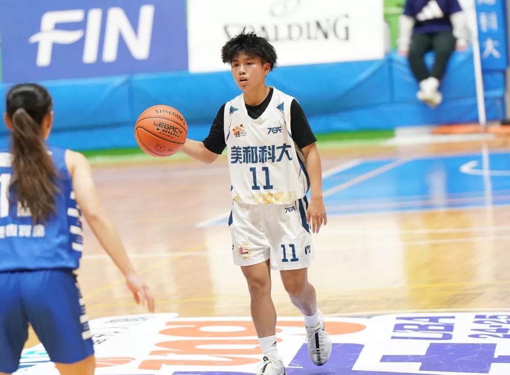 美和科大莊陳琳再展全面能力,6分7籃板5助攻4抄截。