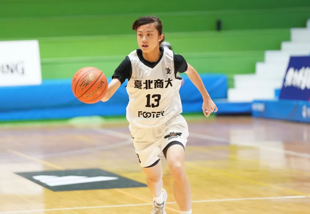 臺北商大鄭芯昀。