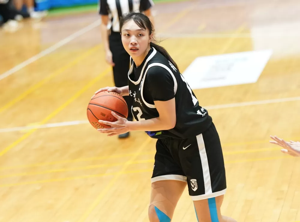 北市大學楊家佳10分6籃板。