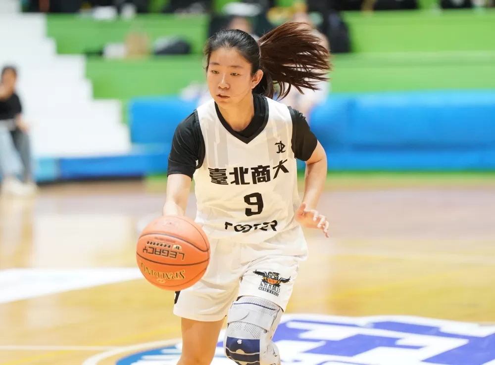 臺北商大李季芸攻下15分。