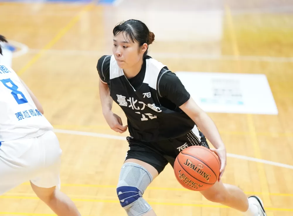 臺北大學施佩儀10分。