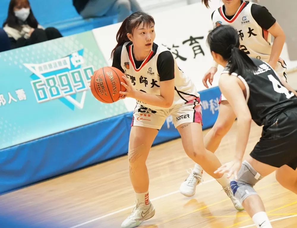 臺灣師大許絜睎10分7籃板。