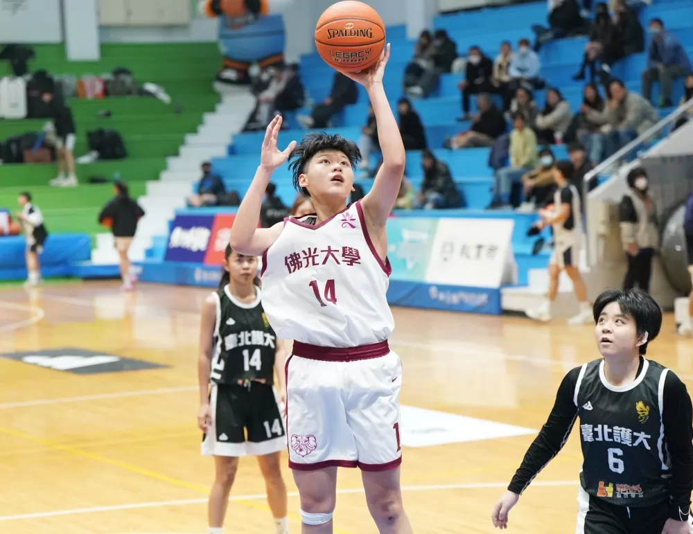 佛光大學陳佩伊14分10籃板。