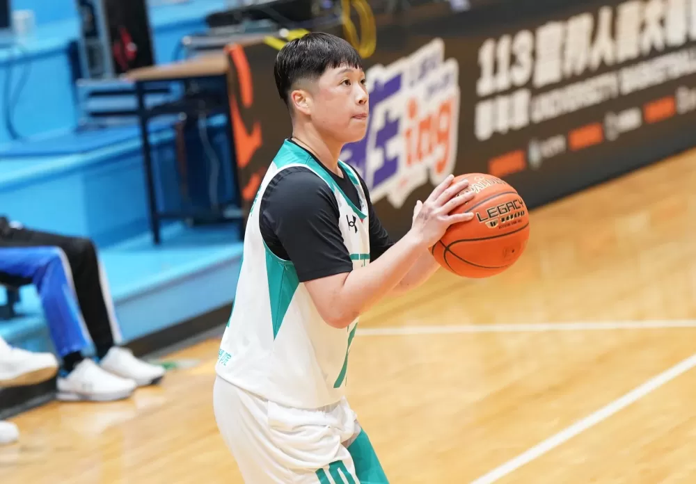 中信學院廖家綺8分。