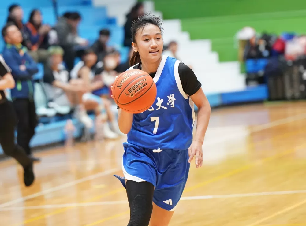 文化大學李恩芯19分14助攻，連兩天得分助攻雙十，另有籃板、抄截各6。