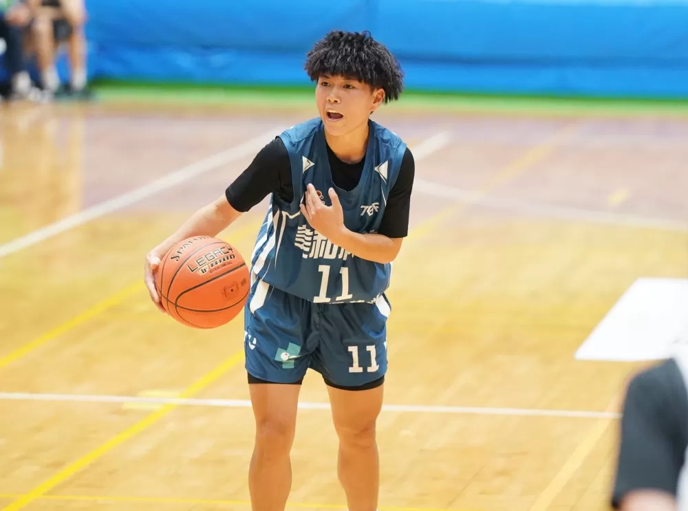 美和科大莊陳琳11分6籃板4抄截。