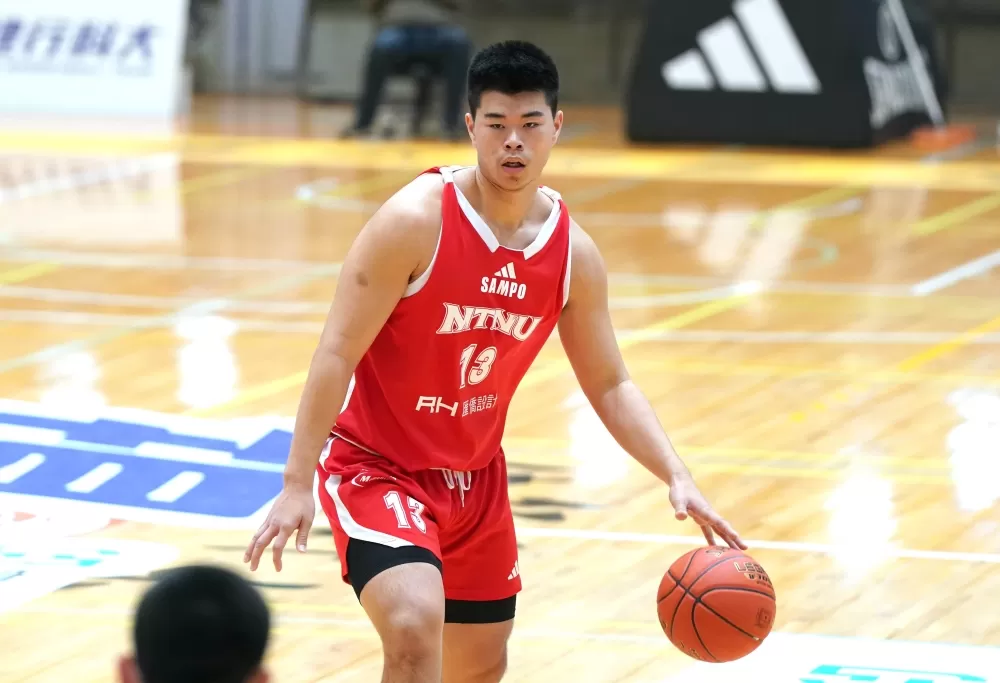 臺灣師大廖子程15分。