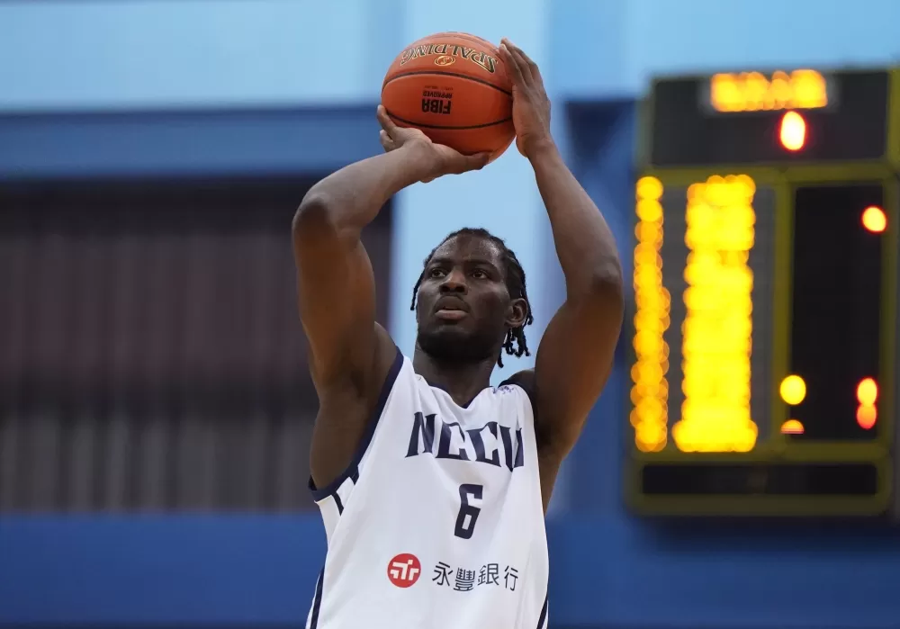 政大盛岦20分9籃板。