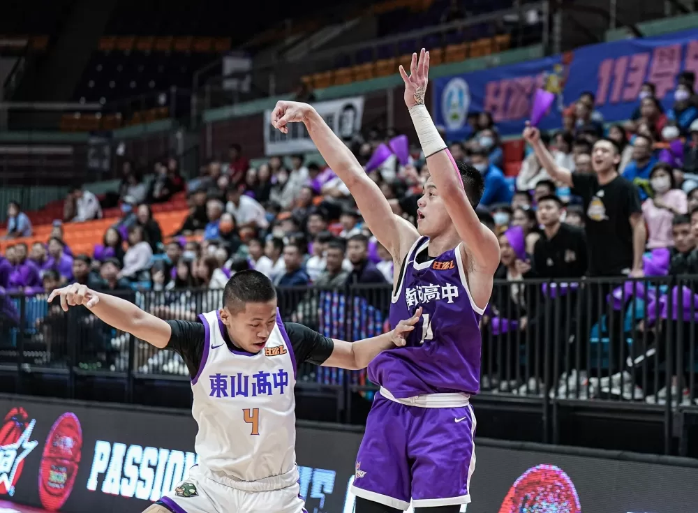 南湖前鋒周佑承21分7籃板9助攻，含第一節壓哨大號三分。