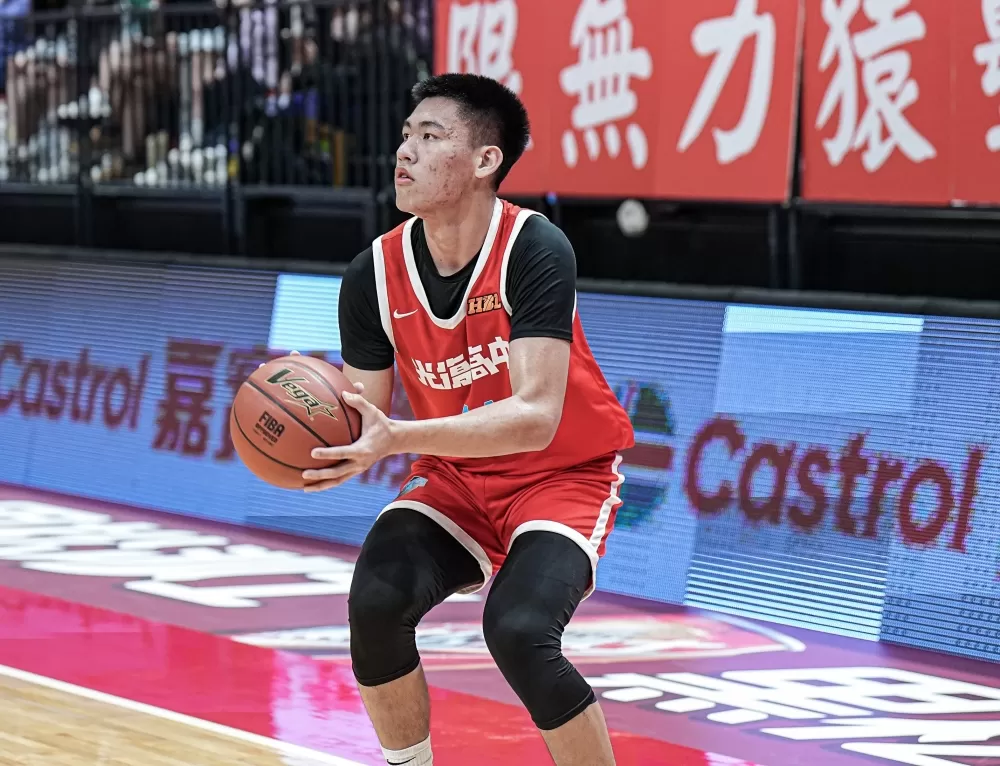 光復張鈞淮12分12籃板9助攻「準大三元」。