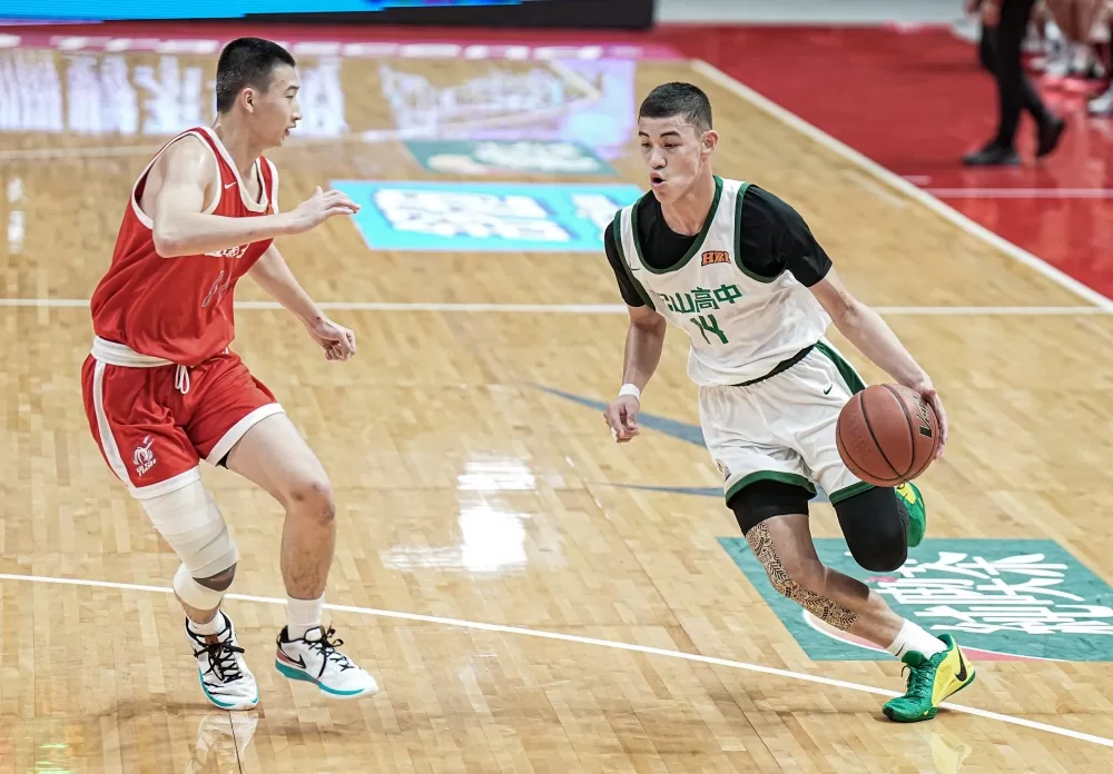 松山查傑28分。