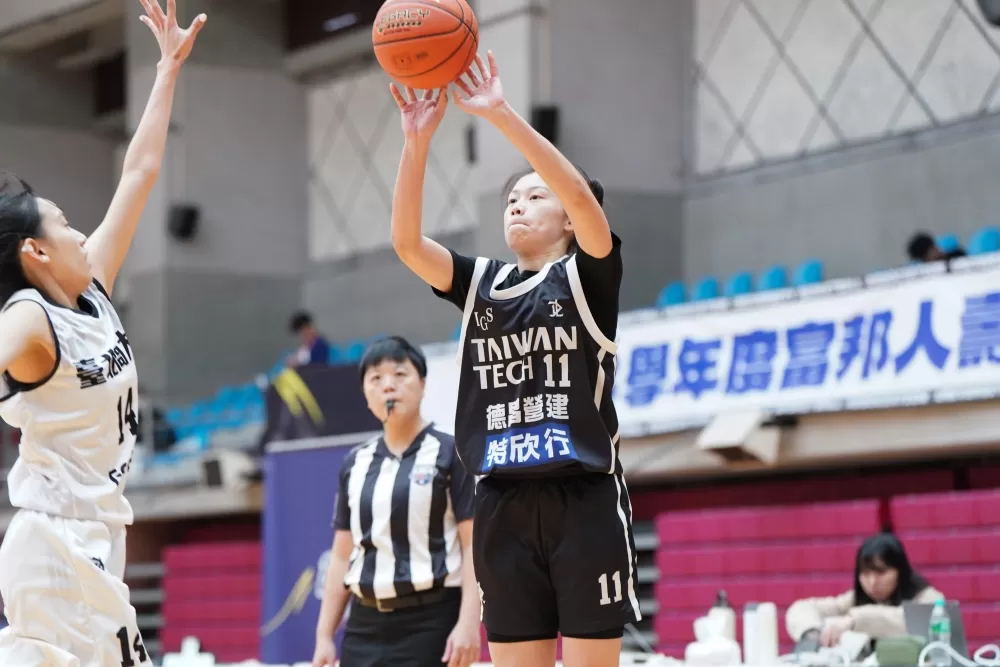 臺灣科大陳佳妤6籃板。