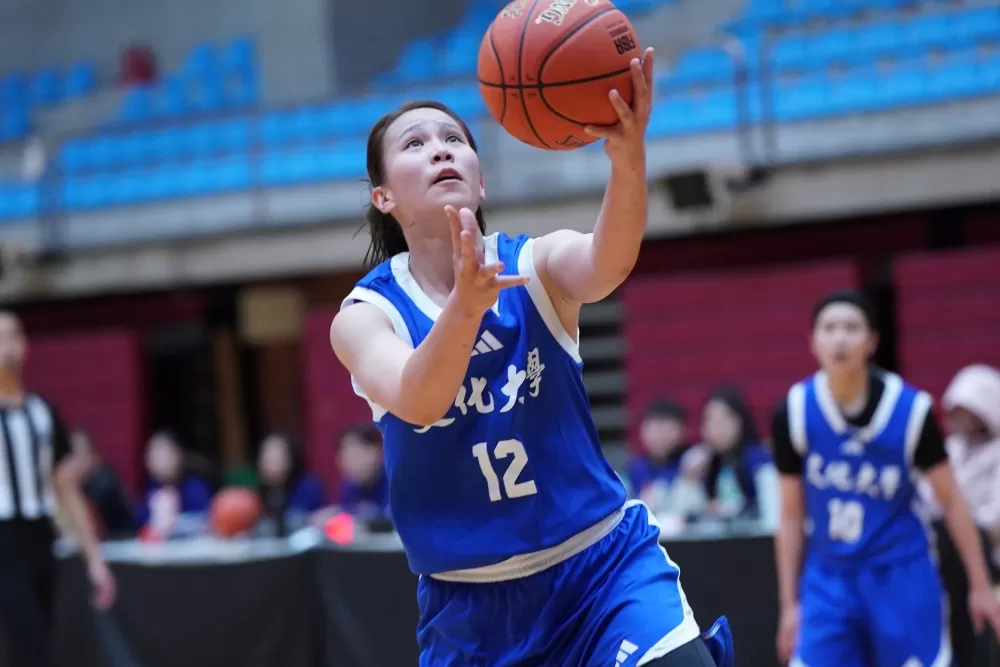 文化大學王玥媞24分6籃板。大專體總提供。下同。