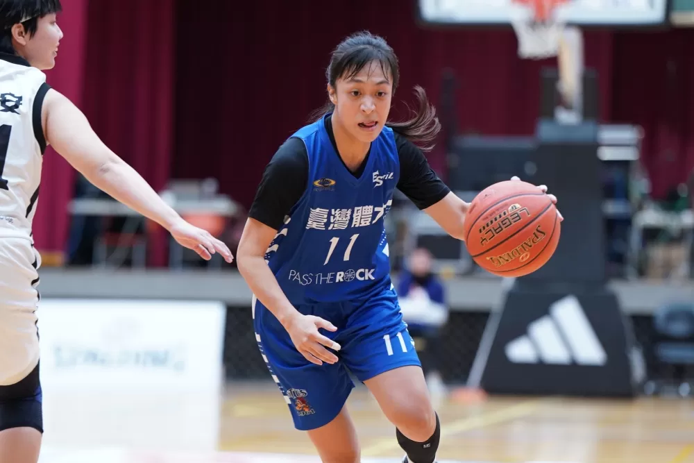 臺灣體大邱于倢攻下11分。