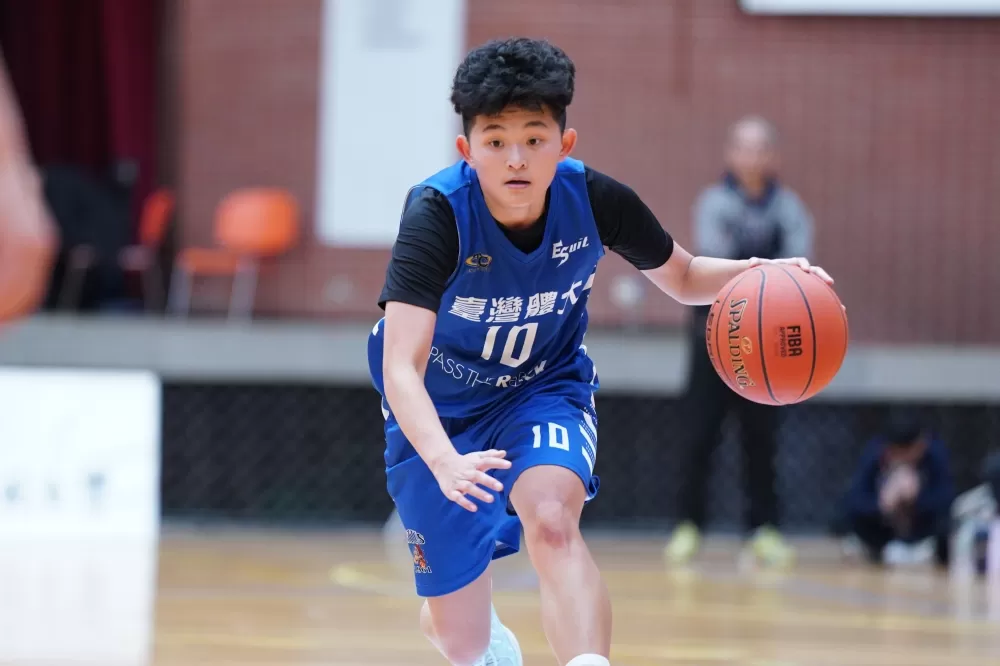 臺灣體大李思嬡攻下13分送出10助攻,貢獻雙十演出。大專體總提供。下同。