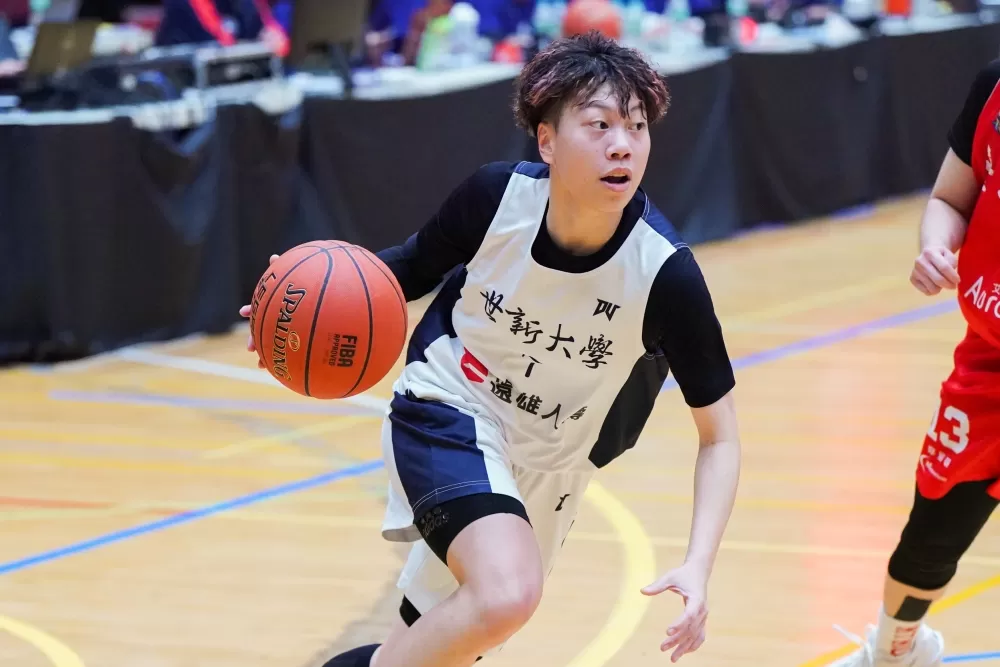 世新大學林紫彤12分。