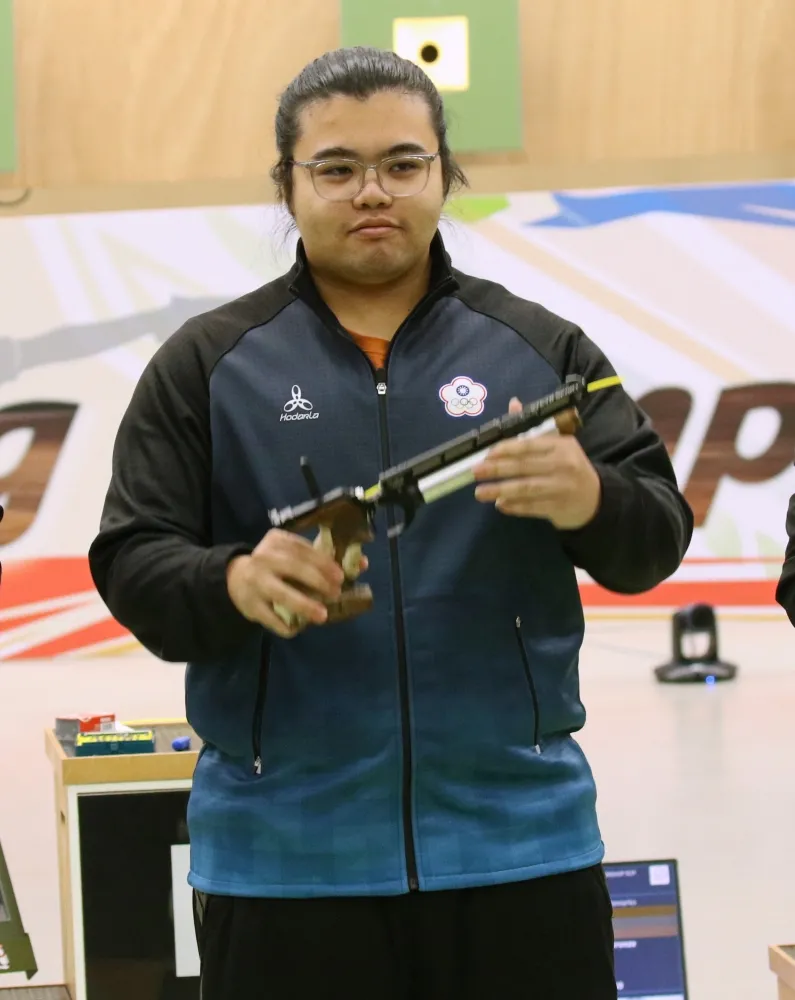 金利偉華奪金。