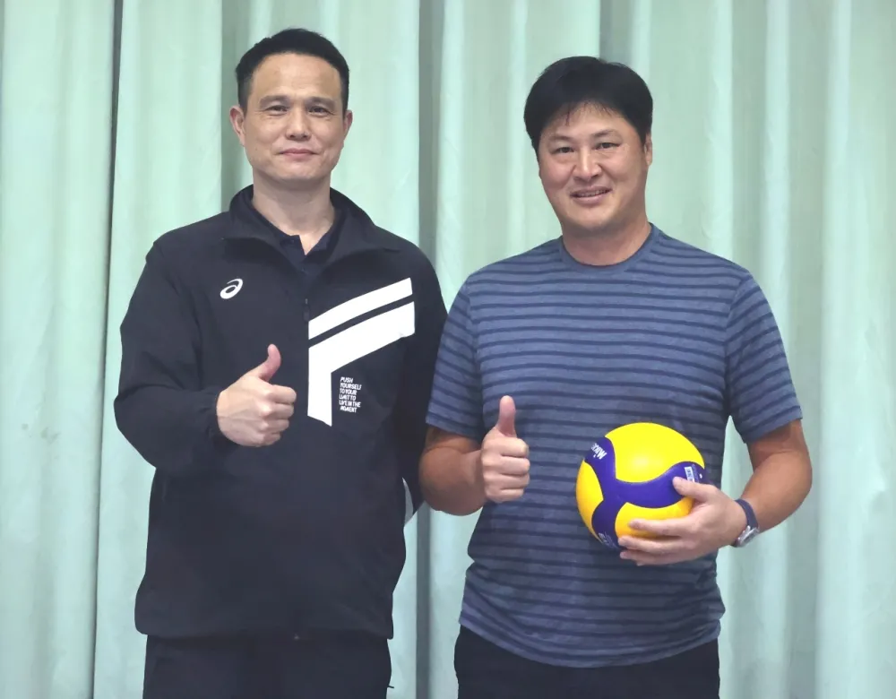 台灣職業排球聯盟副會長宋國瑋(右)和首席顧問陳克舟。林嘉欣/攝影。