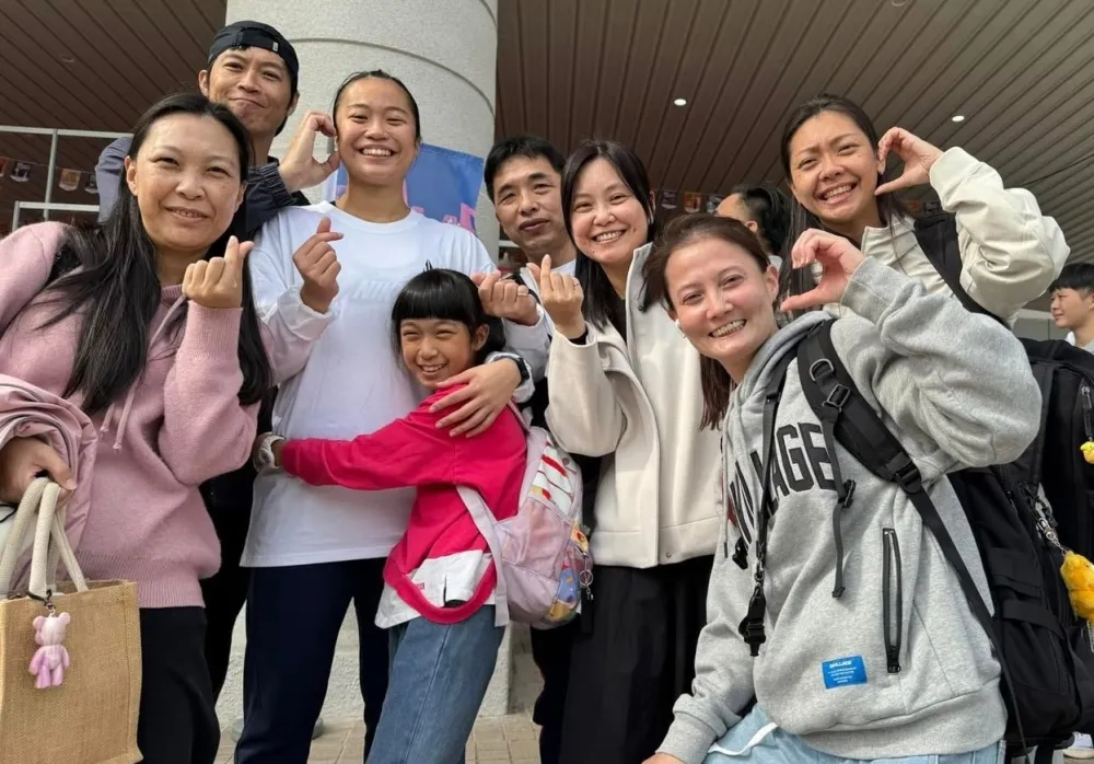 「隔海加油團」自費飛來台力挺，「澎湖之光」曾廷翊。