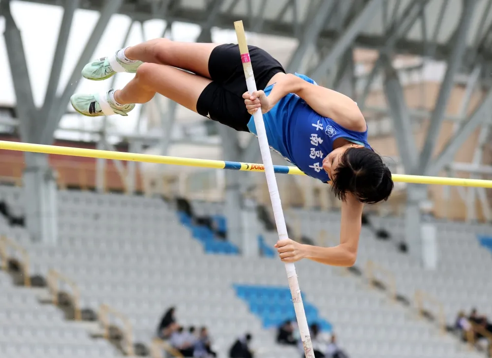 國女撐竿跳高林語萱3公尺54創最佳破大會。林嘉欣／攝影。