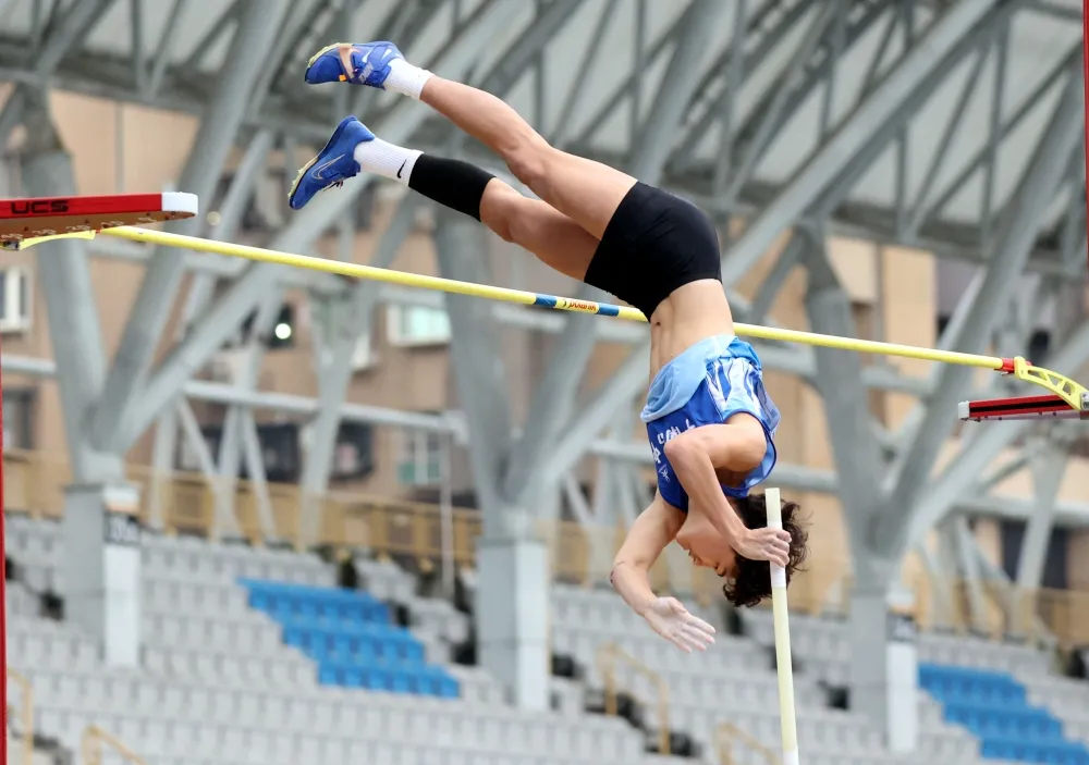 黃优弘以4公尺87奪金破大會。林嘉欣／攝影。