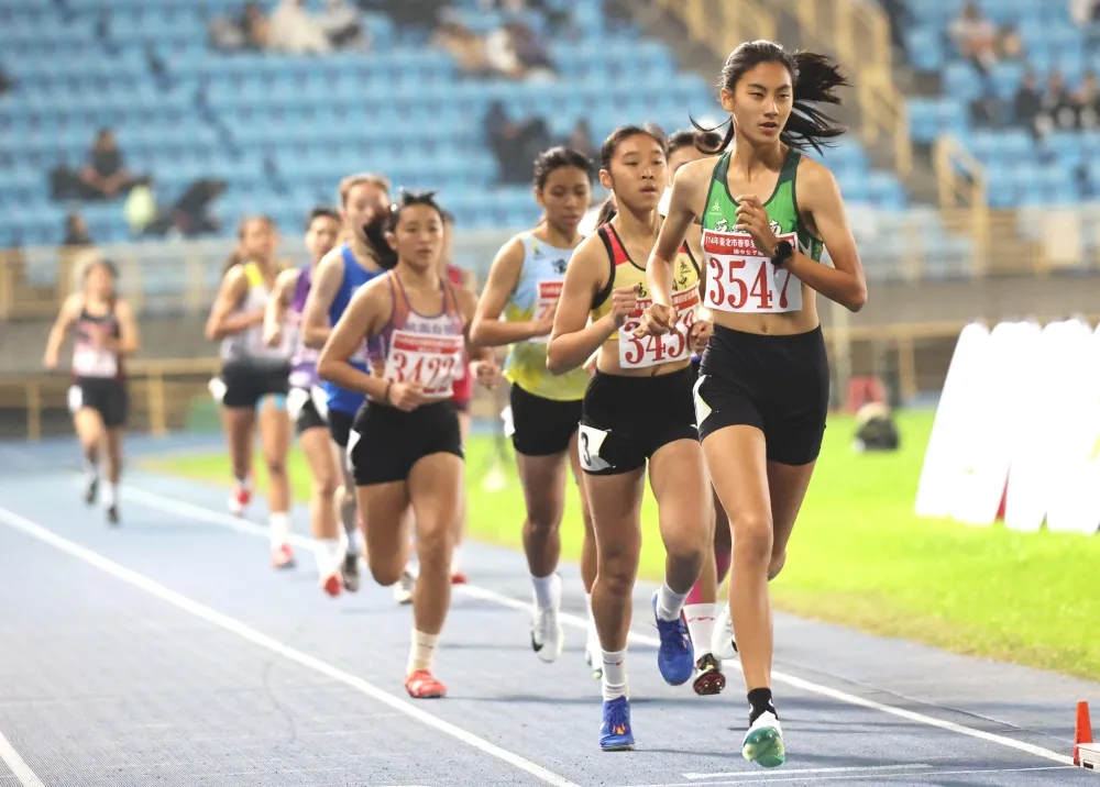 劉子渝雙破大會奪雙金並達標U15世中運。林嘉欣/攝影。