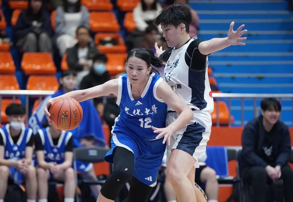 文化王玥媞手感火燙，出賽23分鐘攻下27分，包含5記外線。