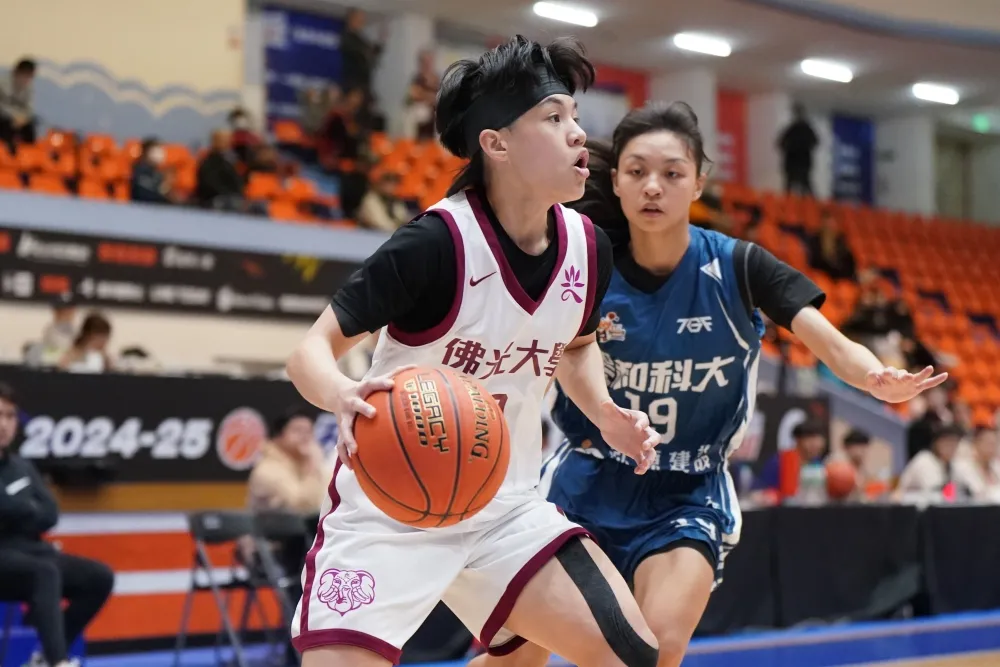 佛光大學黃渝庭14分4抄截，複賽5場得分上雙。