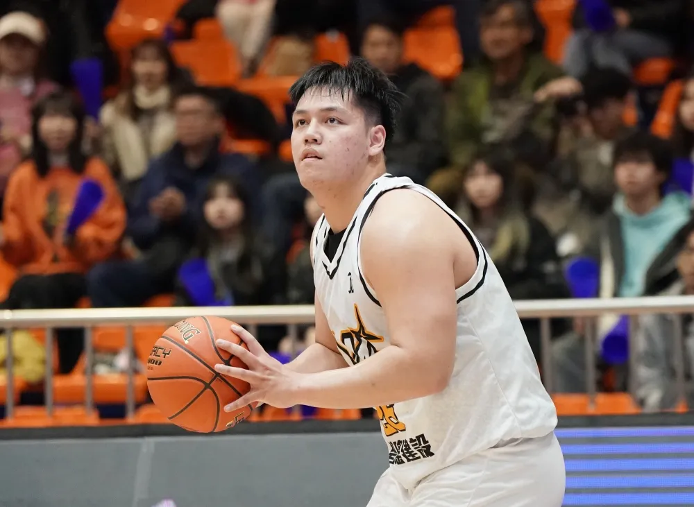 黎明史魯齊9分7助攻。