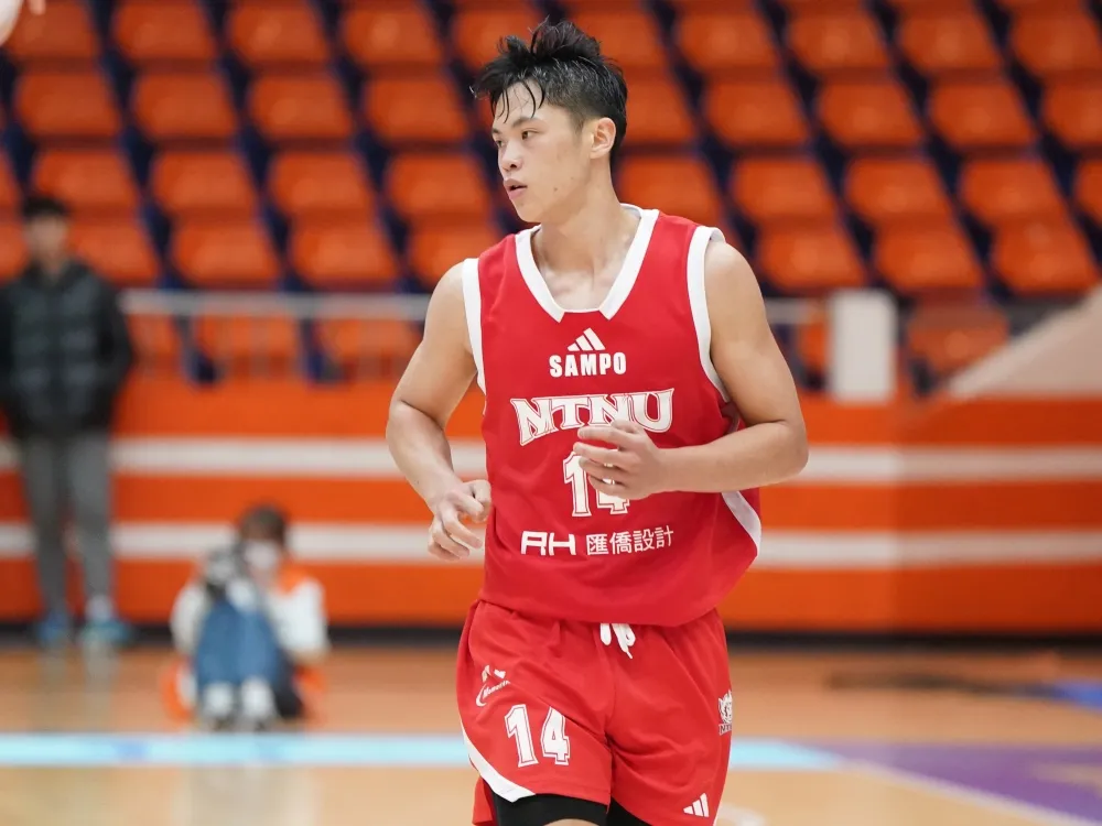 臺灣師大曾信武撐滿40分鐘貢獻UBA生涯首度雙十的18分10籃板。