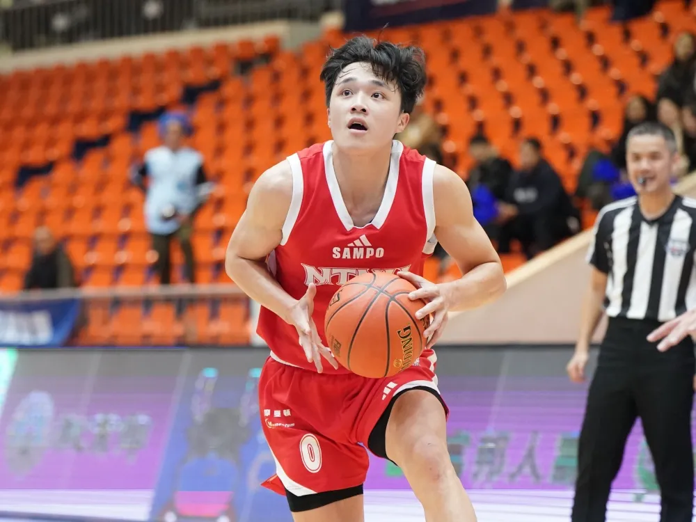 臺灣師大林韋愷12分4抄截。