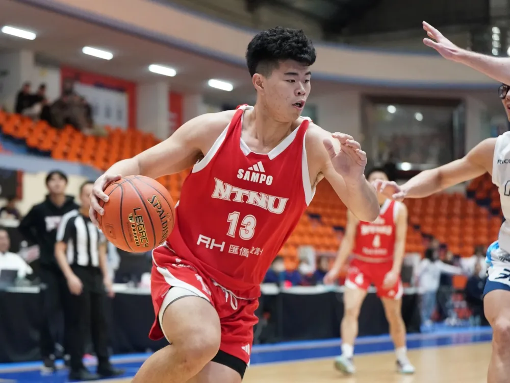臺灣師大廖子程8籃板4助攻。