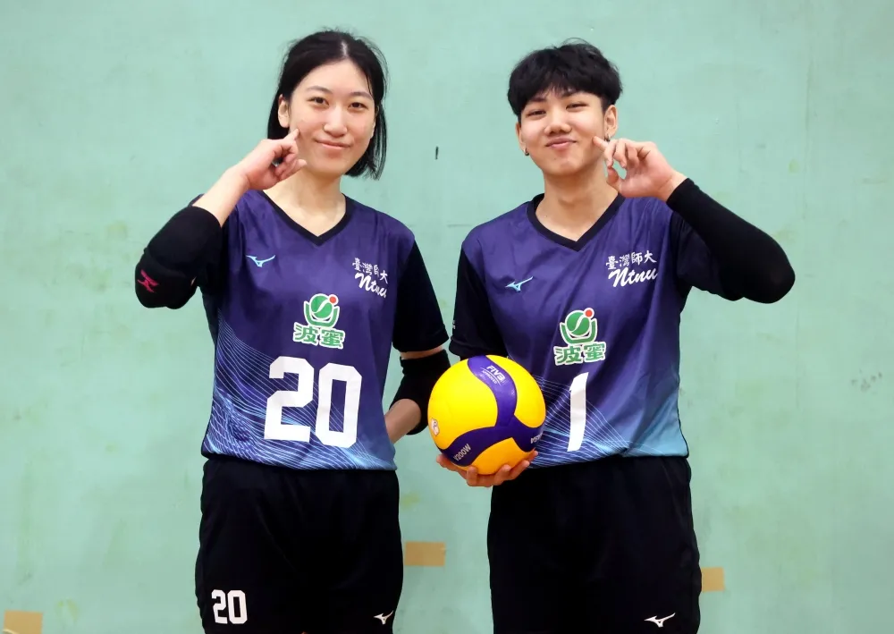 臺灣師大「180俱樂部」張稦豈和陳喬恩(右)。林嘉欣／攝影。