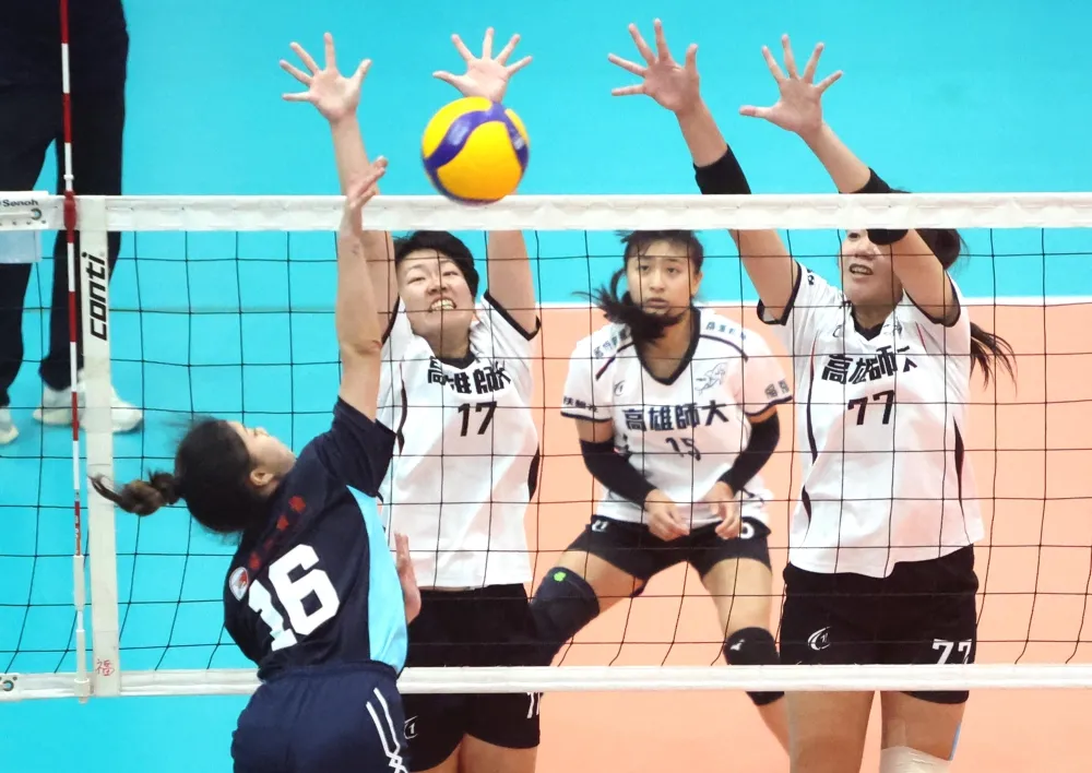 高雄師大攔網成功。林嘉欣／攝影。