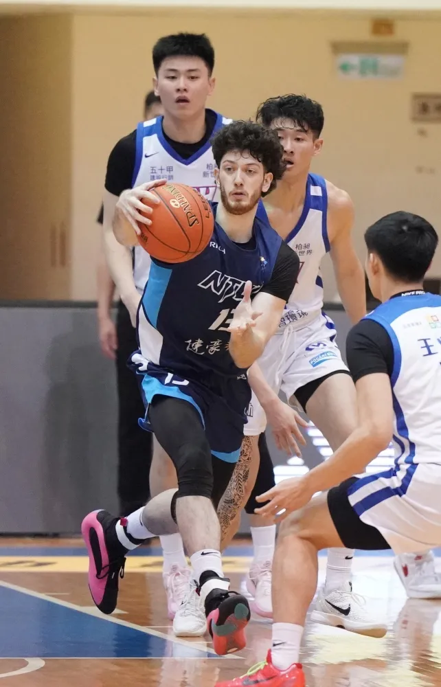 臺藝飛尼克斯14分11籃板。