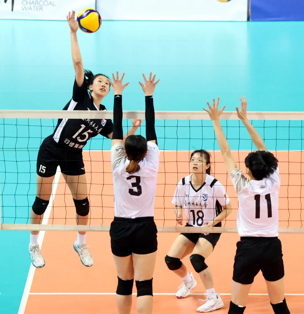 最佳舉球員對角攻擊球員臺北市大許恆芸。林嘉欣/攝影。