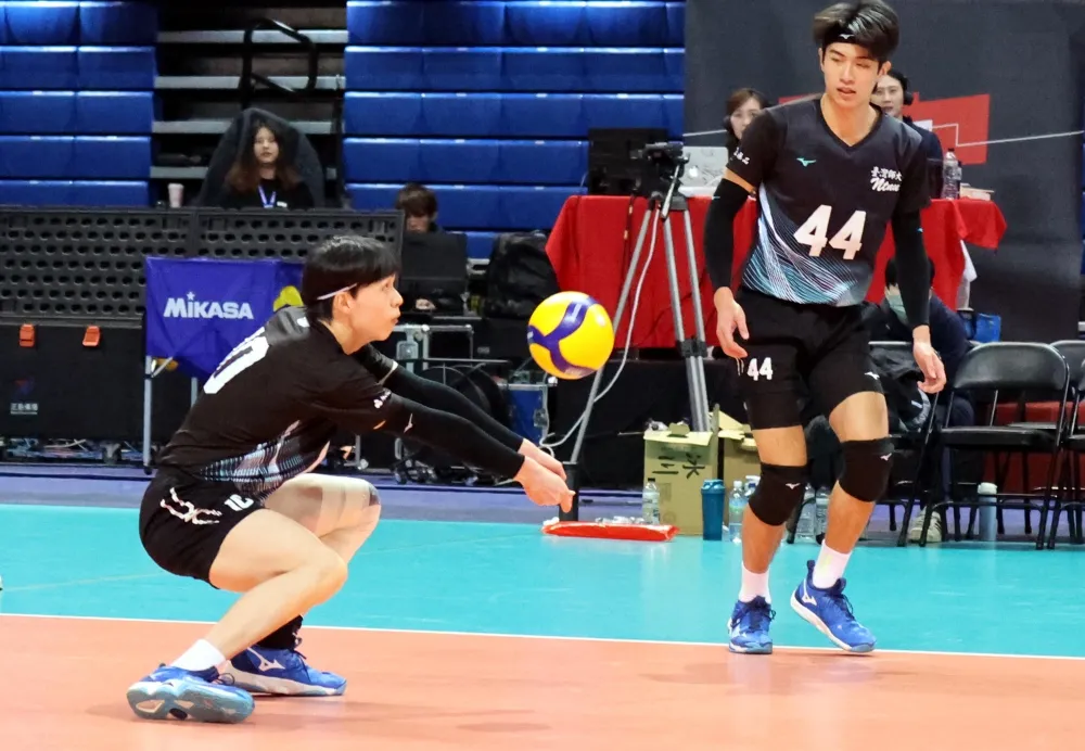 臺灣師大張祐晨(左)和温逸凱攻守俱佳。林嘉欣/攝影。