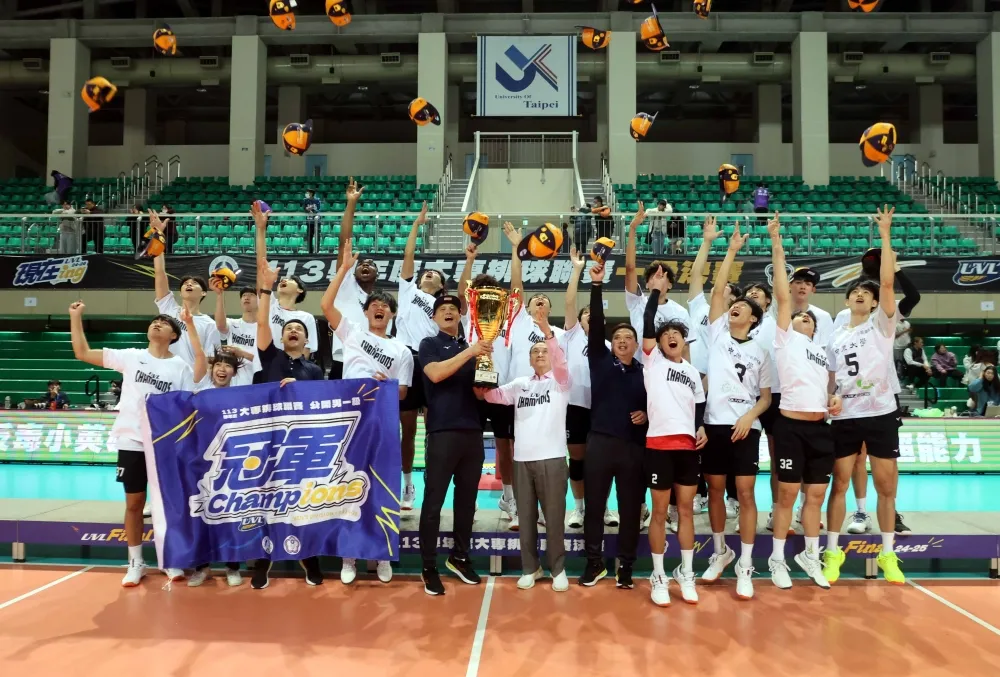 中原大學重奪冠軍超嗨。林嘉欣/攝影。
