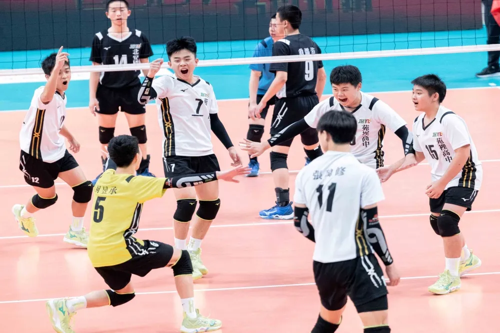 苑裡隊史首度晉級冠軍戰超嗨。高中體總提供。下同。