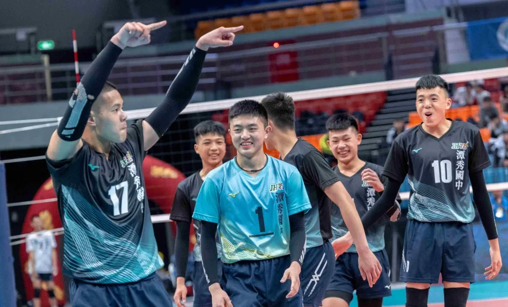 潭秀直落三衛冕軍福誠。