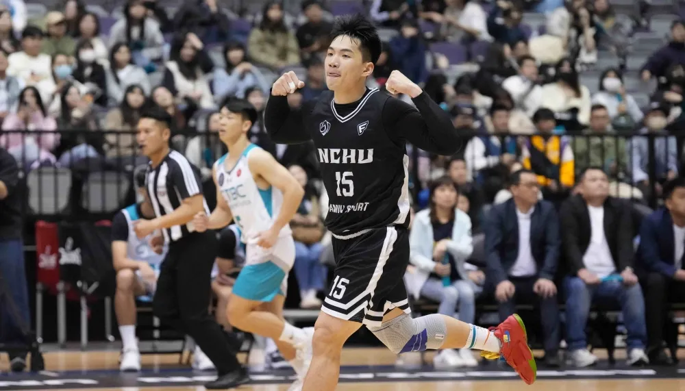 中興大學楊長浤17分16籃板。