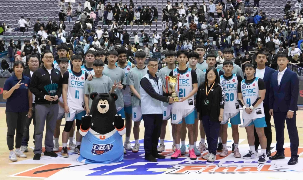 公開男二級亞軍中信學院。